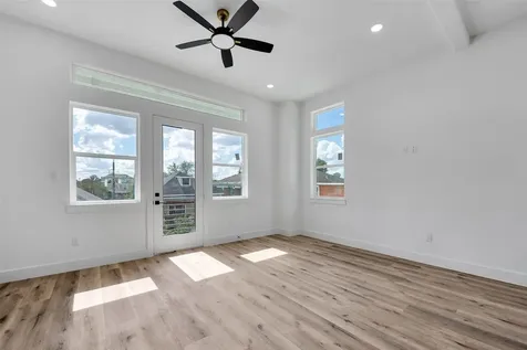 1805 Emir Street H Houston TX 77009