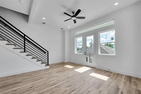 1805 Emir Street H Houston TX 77009