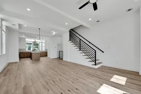 1805 Emir Street H Houston TX 77009