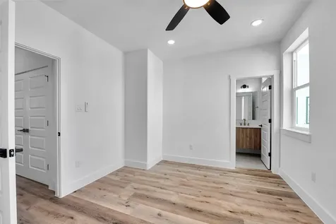 1805 Emir Street H Houston TX 77009