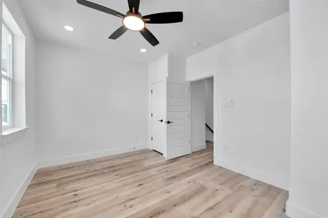 1805 Emir Street H Houston TX 77009