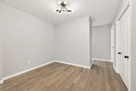 5625 Antoine Drive 1203 Houston TX 77091
