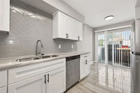 5625 Antoine Drive 1203 Houston TX 77091