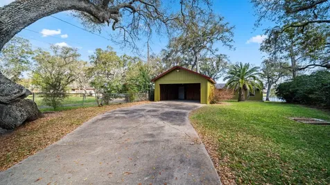 6250 County Road 659 Brazoria TX 77422