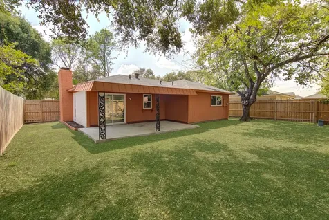 5026 Court Road Houston TX 77053