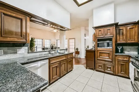 338 Grand Oaks Boulevard Houston TX 77015