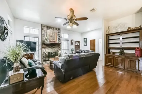 338 Grand Oaks Boulevard Houston TX 77015