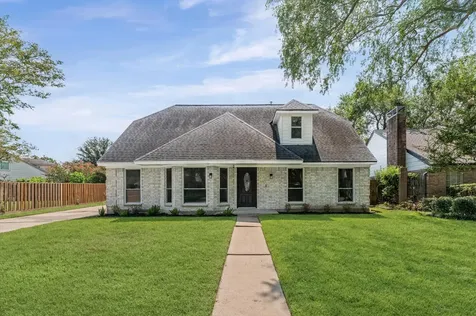 15439 Woodhorn Drive Houston TX 77062