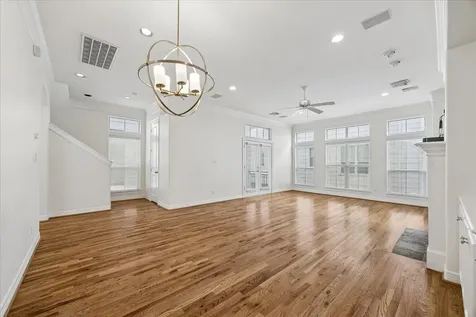 612 Leverkuhn Street Houston TX 77007
