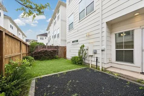612 Leverkuhn Street Houston TX 77007