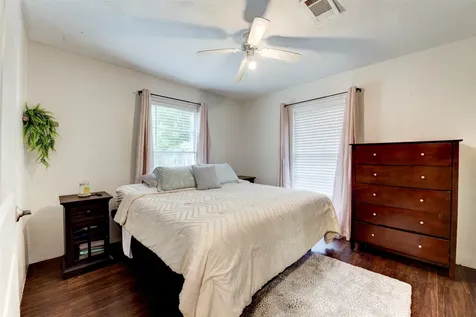 708 Gresham Street Baytown TX 77520