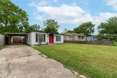 708 Gresham Street Baytown TX 77520