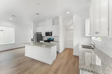 6402 Pregonero Lane Houston TX 77048