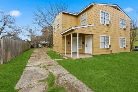 1114 1st Avenue N Texas City TX 77590