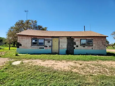 1029 Avenue J Tahoka TX 79373