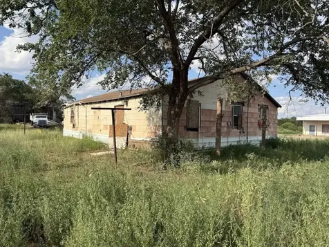 1029 Avenue J Tahoka TX 79373