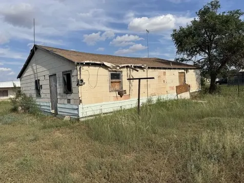1029 Avenue J Tahoka TX 79373