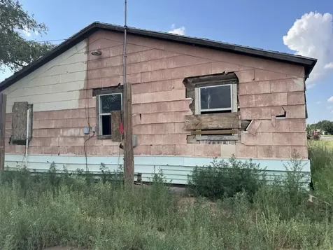 1029 Avenue J Tahoka TX 79373