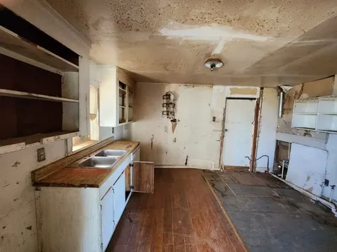 1029 Avenue J Tahoka TX 79373