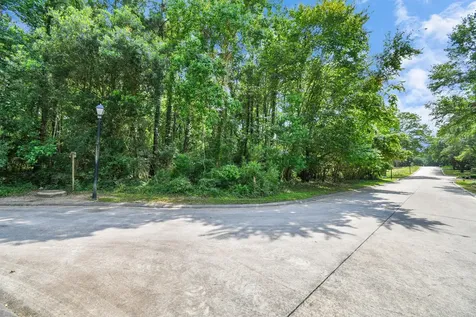 22 Majestic Falls Drive Kingwood TX 77339