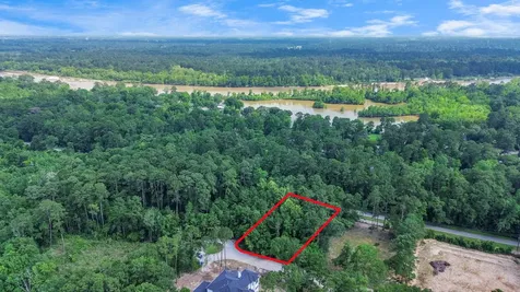22 Majestic Falls Drive Kingwood TX 77339