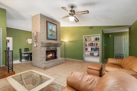 6351 Cambridge Glen Lane Houston TX 77035