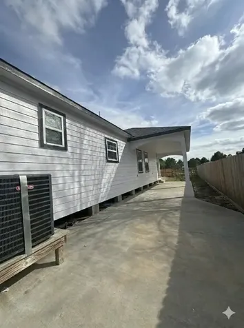 105 County Road 5213 Cleveland TX 77327