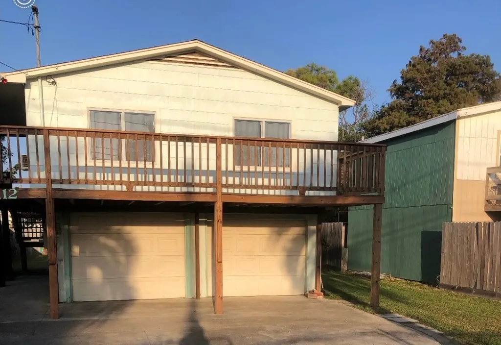 1112 7th Street San Leon TX 77539