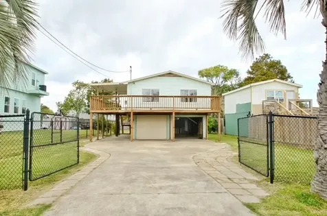 1112 7th Street San Leon TX 77539