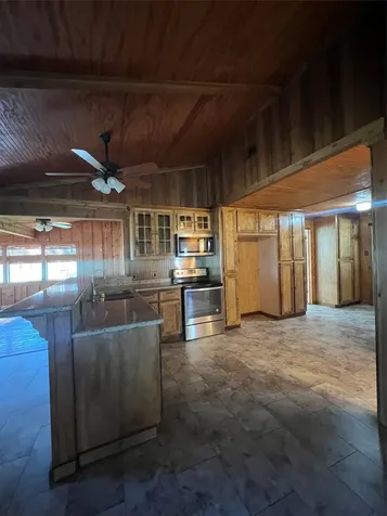 2 Lee Drive Huntsville TX 77320