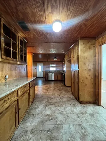 2 Lee Drive Huntsville TX 77320