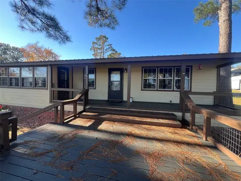 2 Lee Drive Huntsville TX 77320