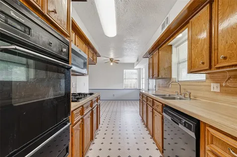 4214 Parkland Street Pasadena TX 77504