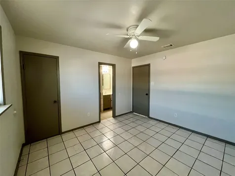 1042 W Village Court D Pasadena TX 77506