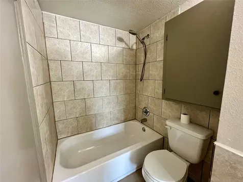 1042 W Village Court D Pasadena TX 77506