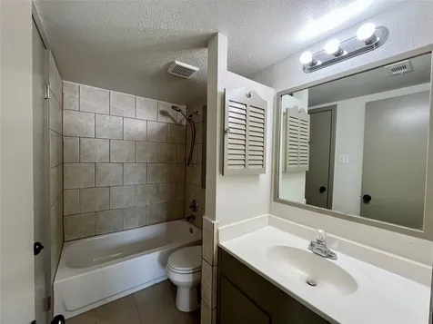 1042 W Village Court D Pasadena TX 77506