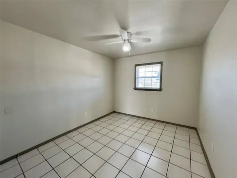 1042 W Village Court D Pasadena TX 77506