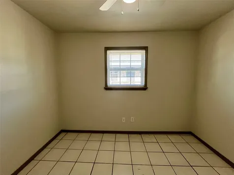 1042 W Village Court D Pasadena TX 77506