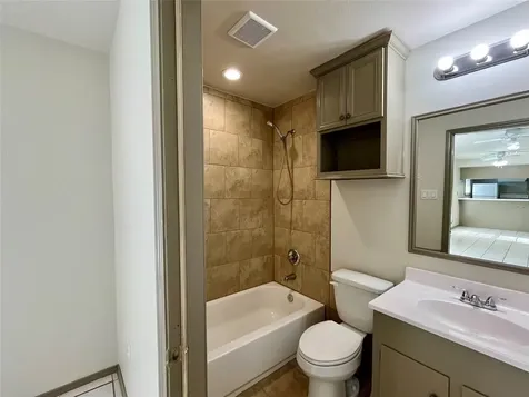 1042 W Village Court D Pasadena TX 77506