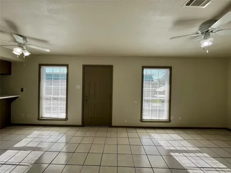 1042 W Village Court D Pasadena TX 77506