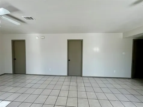 1042 W Village Court D Pasadena TX 77506
