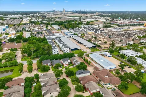 1470 Sherwood Park Circle Houston TX 77043