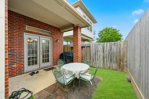 1470 Sherwood Park Circle Houston TX 77043