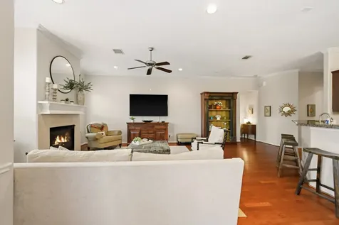 1470 Sherwood Park Circle Houston TX 77043
