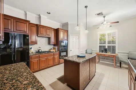 1470 Sherwood Park Circle Houston TX 77043