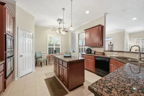 1470 Sherwood Park Circle Houston TX 77043