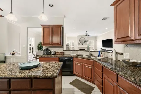 1470 Sherwood Park Circle Houston TX 77043