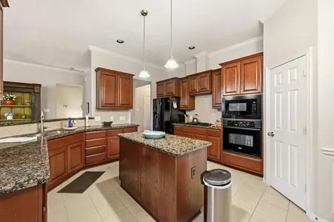 1470 Sherwood Park Circle Houston TX 77043