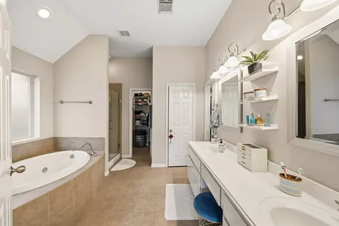 1470 Sherwood Park Circle Houston TX 77043