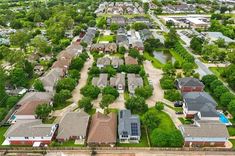 1470 Sherwood Park Circle Houston TX 77043